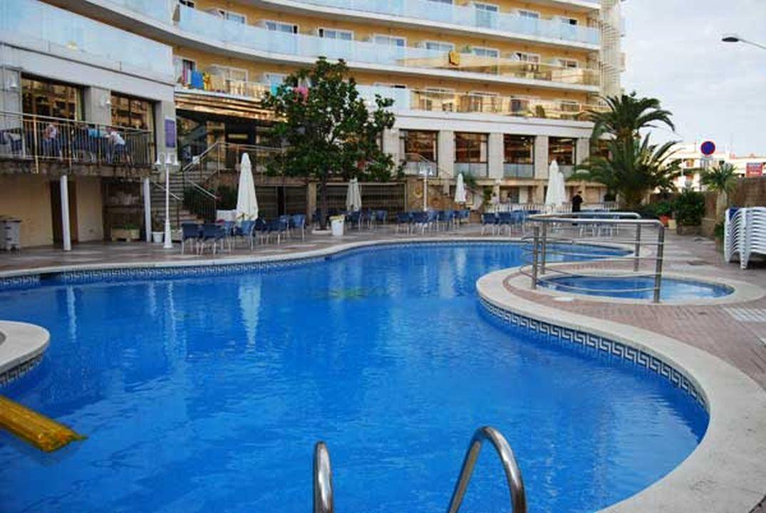 Hotel Esplai Калелья Экстерьер фото