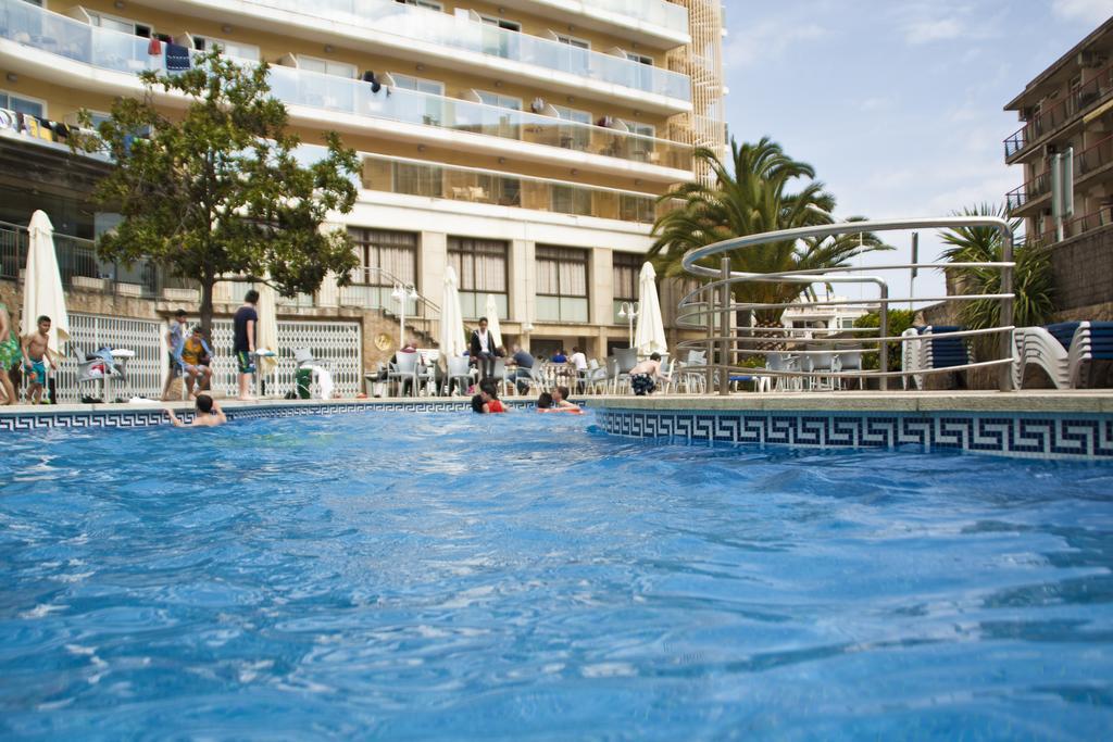 Hotel Esplai Калелья Экстерьер фото