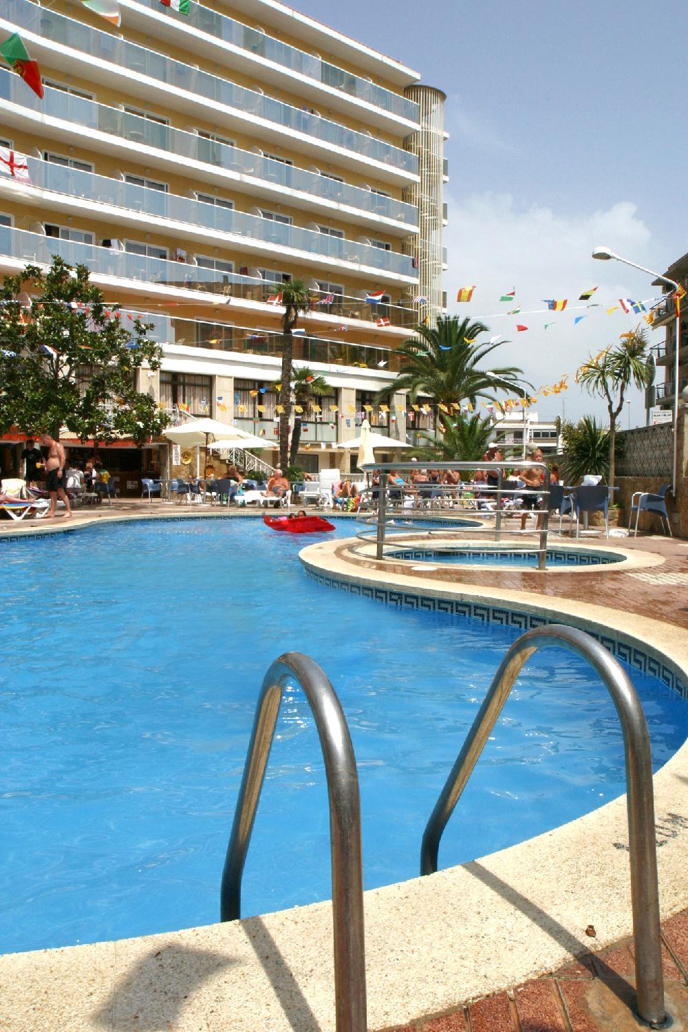 Hotel Esplai Калелья Экстерьер фото