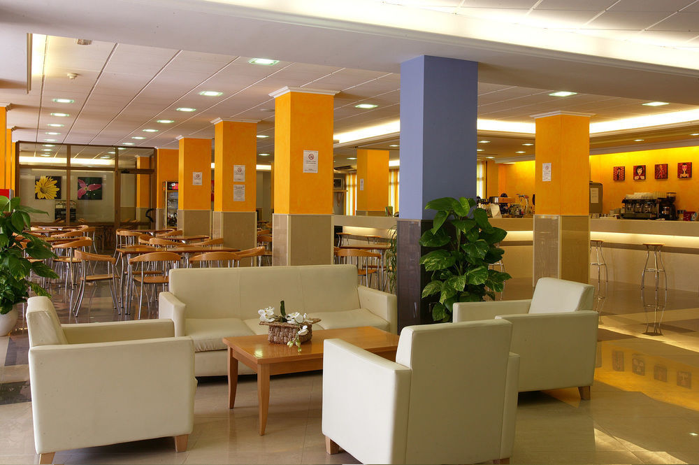 Hotel Esplai Калелья Экстерьер фото